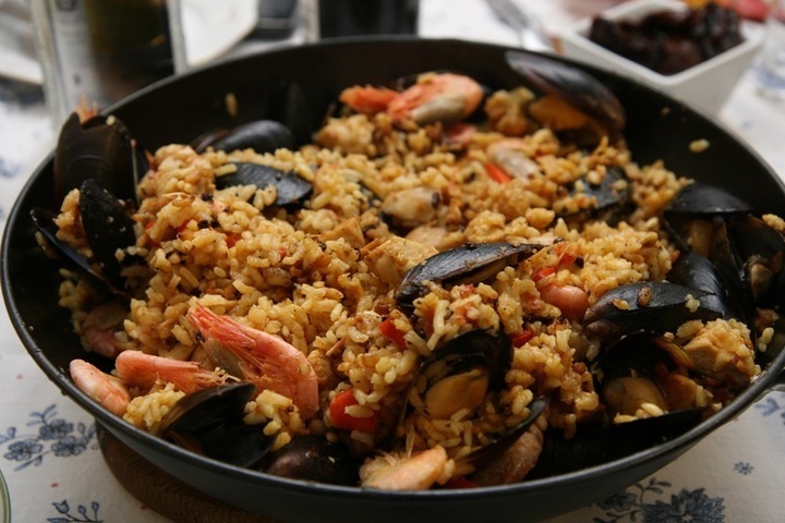 Paella - tradiční španělský pokrm